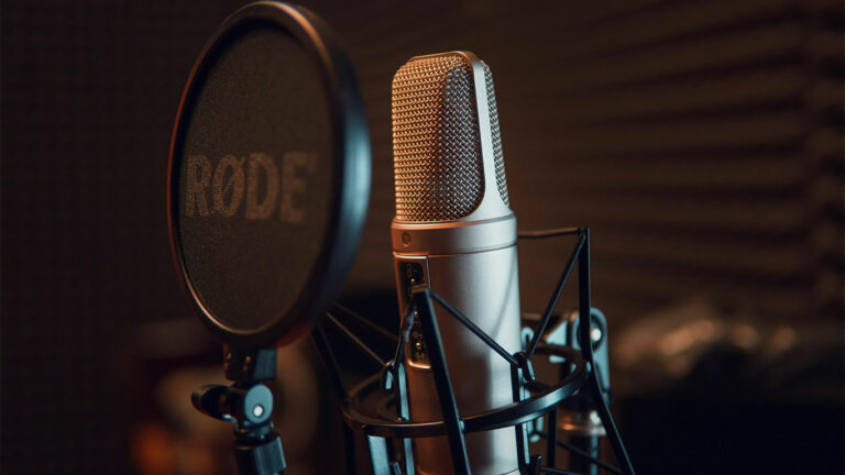 Photo d'un microphone dans un studio d'enregistrement